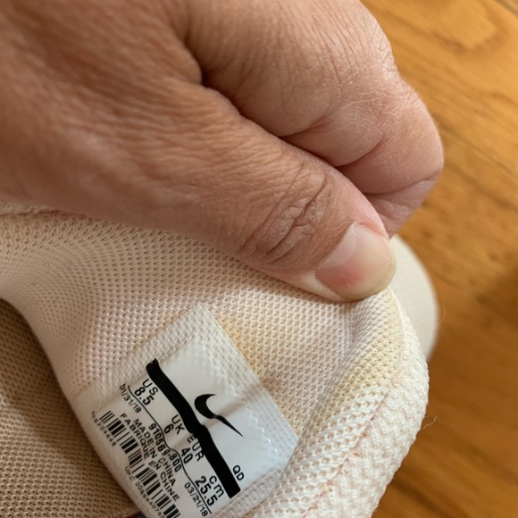 Nike - Picture 9 of 9